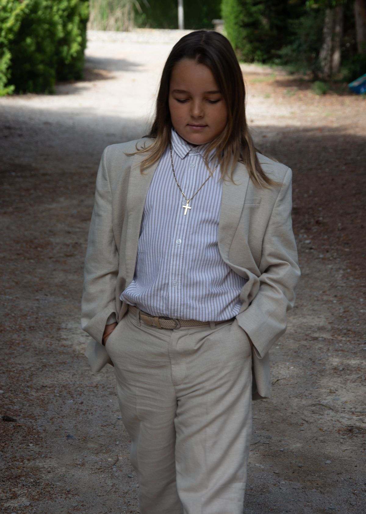Detalle del vestido o traje de comunión